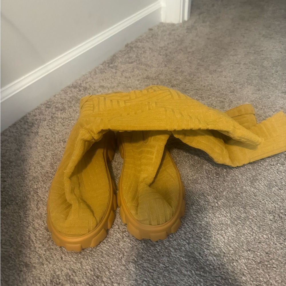 Yellow boots size 8 never worn